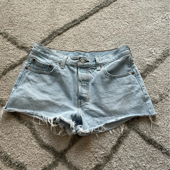 Levi’s 501 denim shorts jean premium high rise button fly light wash 28 - Picture 1 of 10